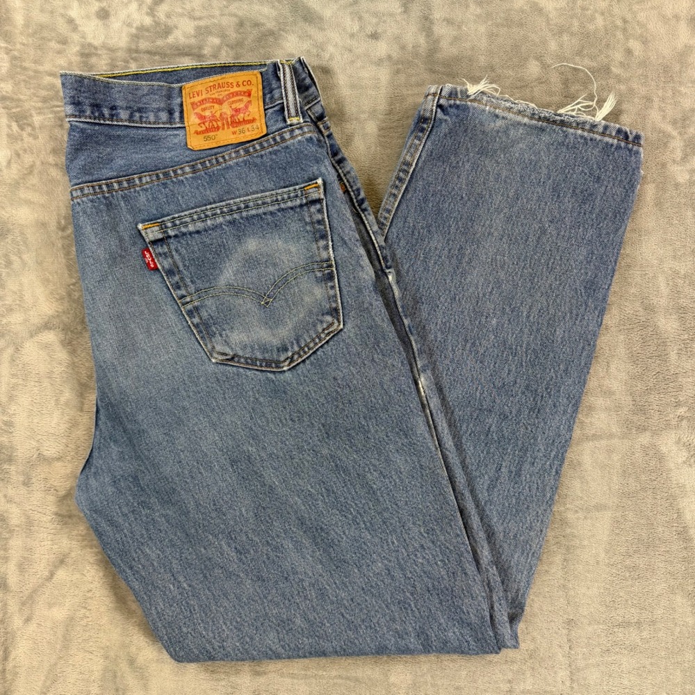 Levi's 550 Relaxed Fit Tapered Leg Jeans Men's Size 36x34 Blue Med Wash